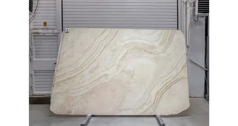 تصویر 4 از سنگ تراورتن حاجی آباد گزینه‌ ای کاربردی برای دیوار و فضا های عمومی